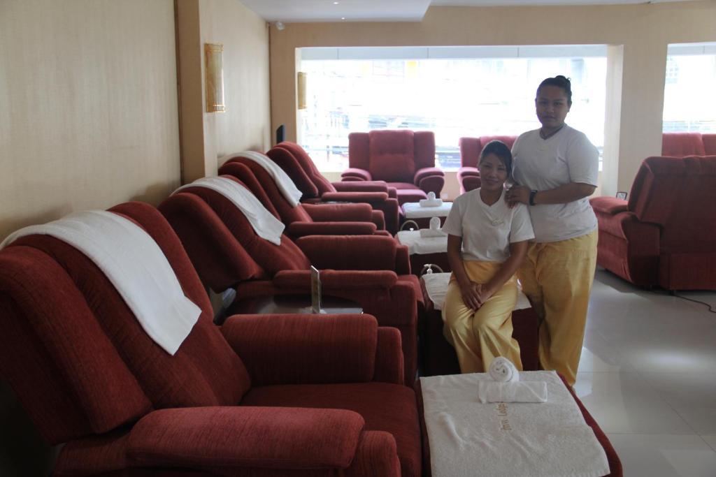 The Privi Suites Pattaya Exterior photo