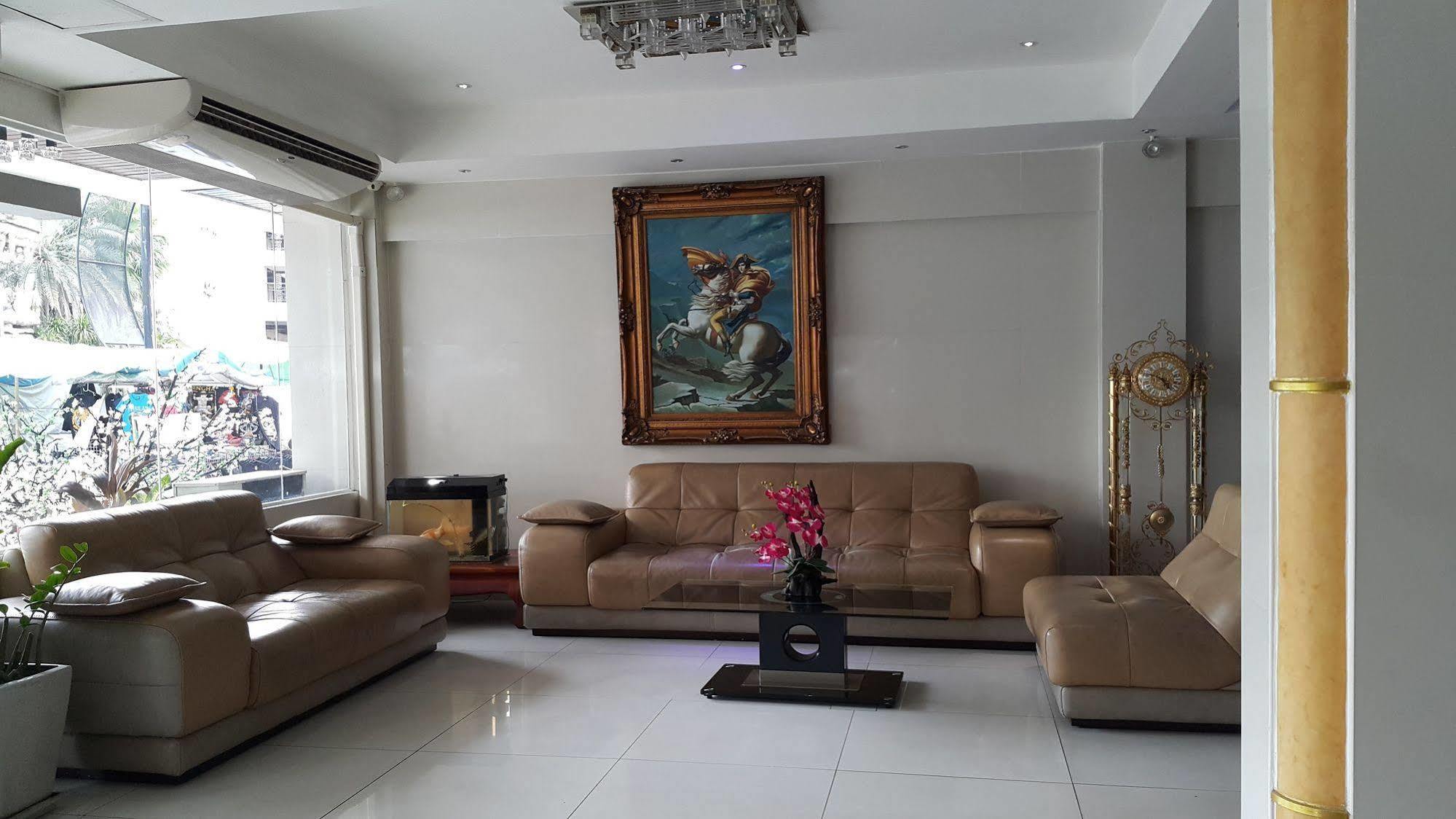 The Privi Suites Pattaya Exterior photo