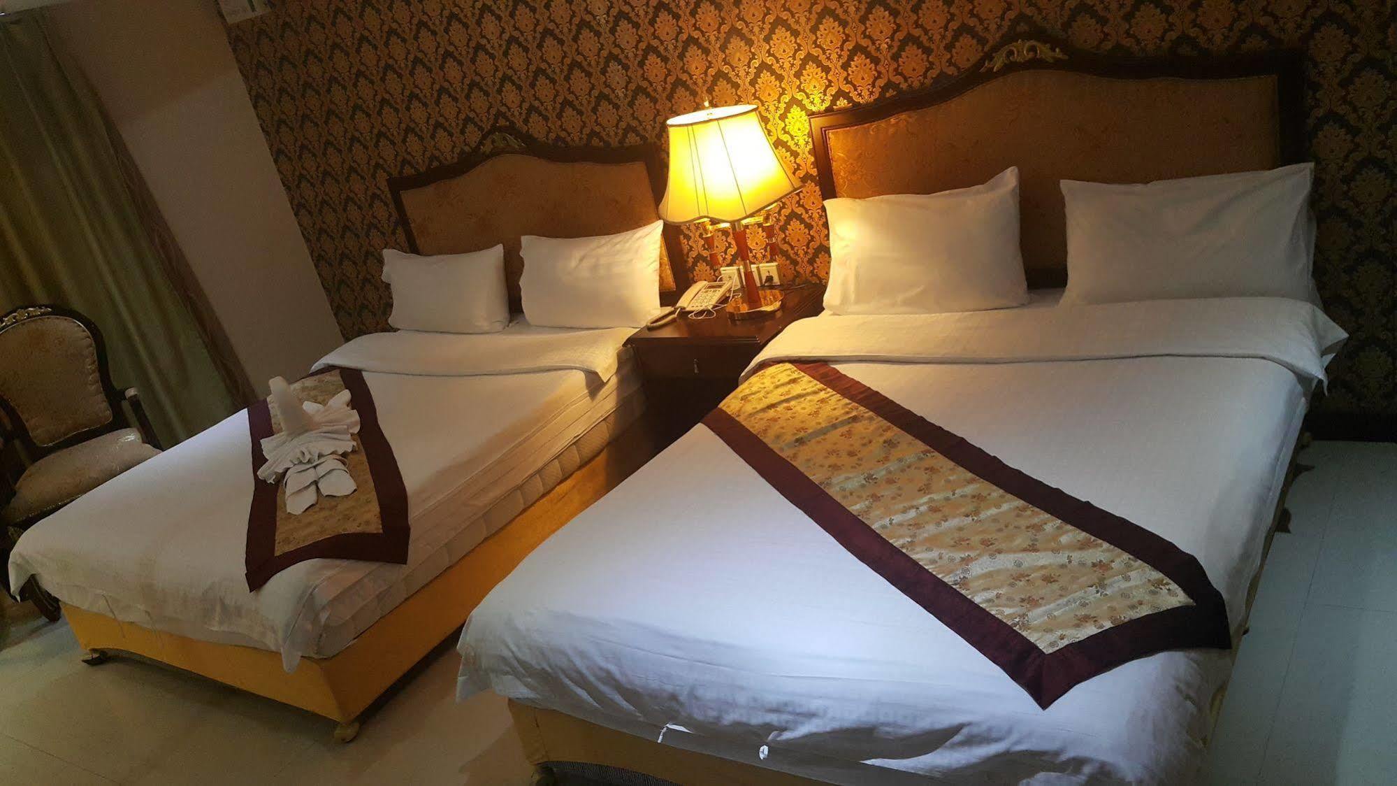 The Privi Suites Pattaya Exterior photo