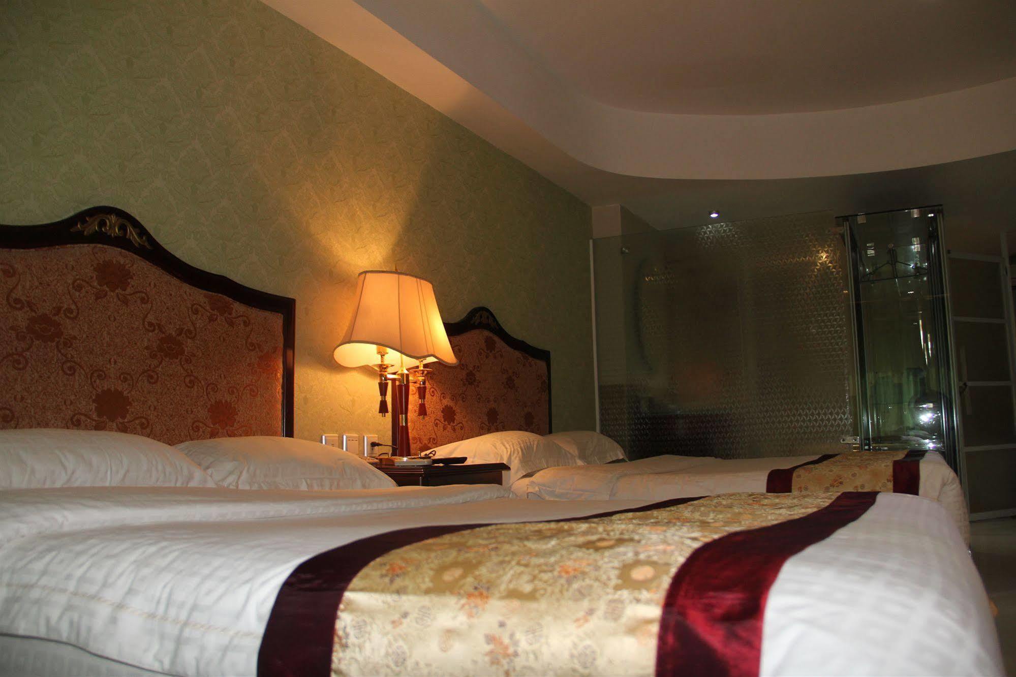 The Privi Suites Pattaya Exterior photo